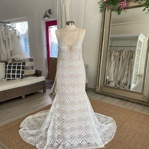 Madi Lane/Evie Young bridal gown.